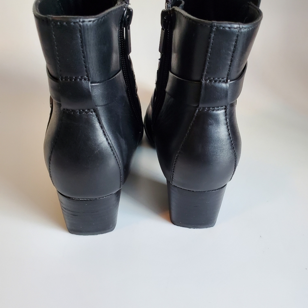 Clarks Artisian Rosalyn Page Black Strap Detail Soft Leather Booties Siz… - Picture 6 of 6